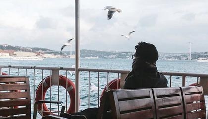 爱游戏体育-中国男子篮球联赛赛场上演惊天逆转，中国男子篮球比赛