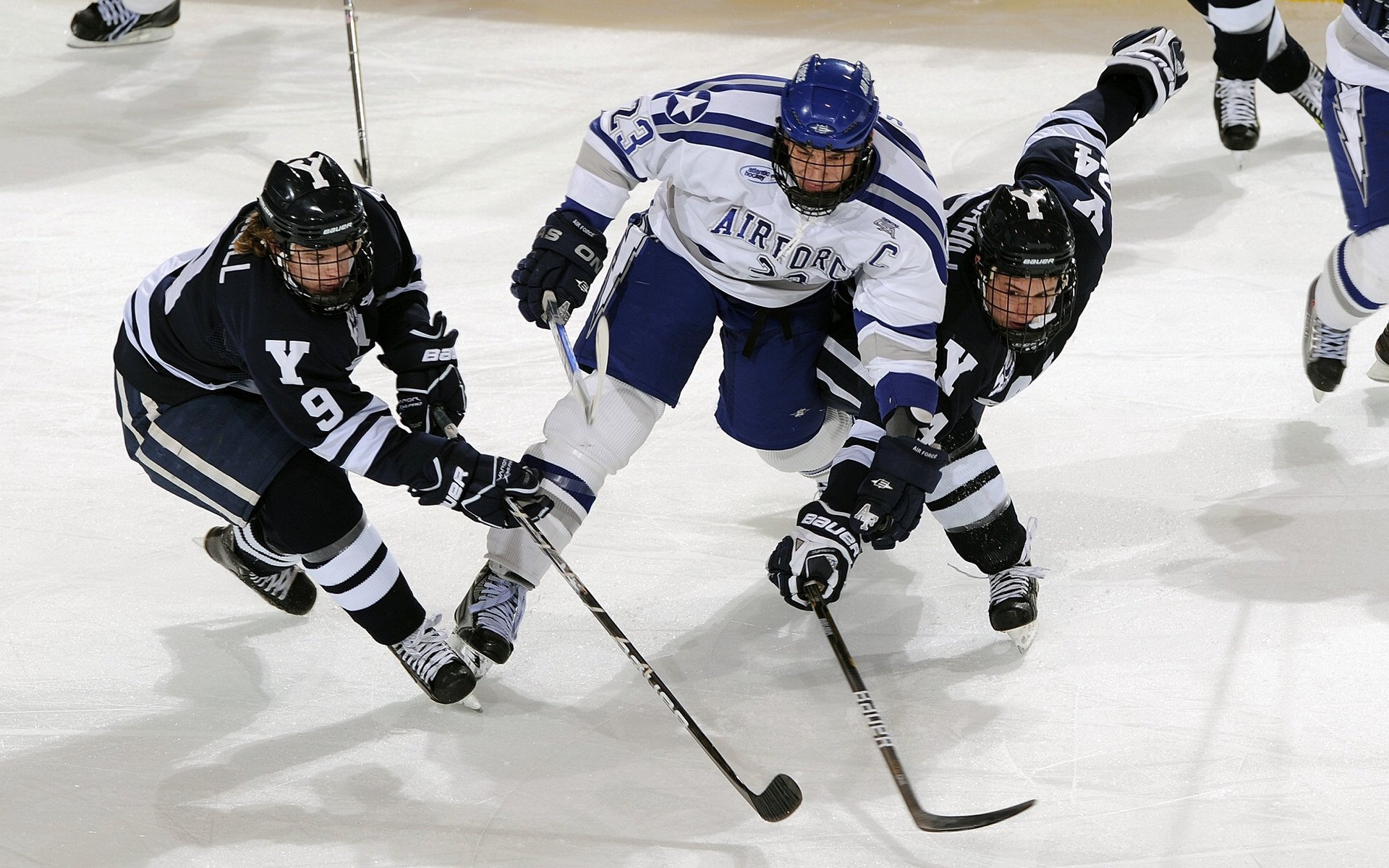 爱游戏官方网站-法甲豪门纷纷进行战略调整，寻求夺冠突破，法甲榜首