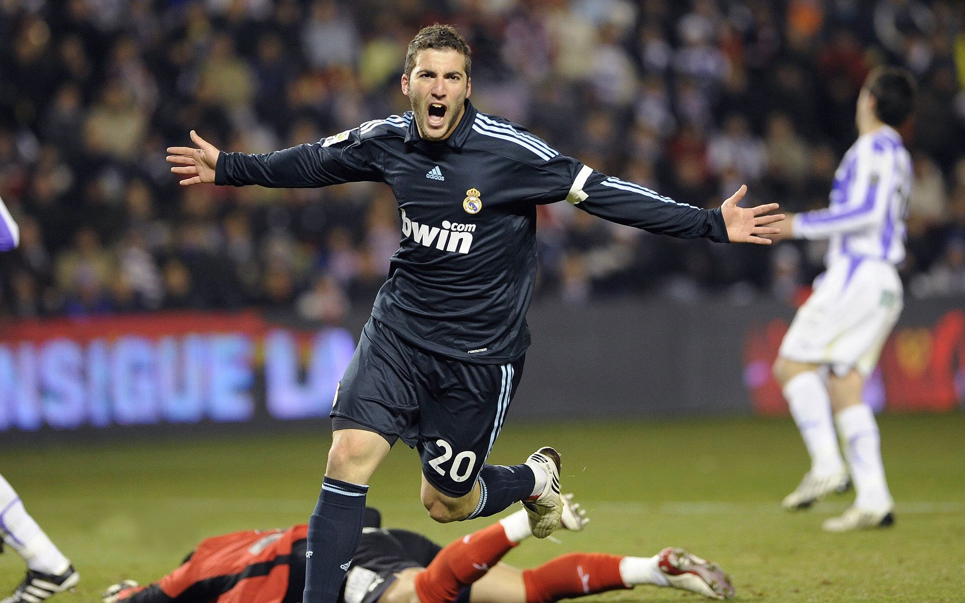 爱游戏官网首页-球场福利：运动员们的慈善行动集锦，善待运动员